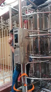 เครื่องกั้นสามขา Full Height ณ วัดชนะสงคราม