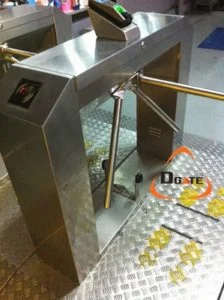เครื่องกั้นสามขา บริษัท นิวโมเดอร์น ซุปเปอร์แพค