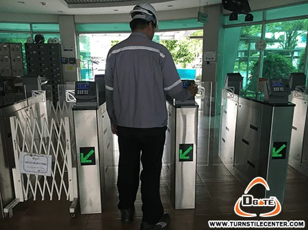 ประตูกั้นคนบานเลื่อนอัตโนมัติ