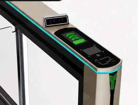 โมดูลสแกนใบหน้าแบบ build-in บนหัวเสาสปีดเกท พร้อมกล้องและเครื่องอ่านบัตร